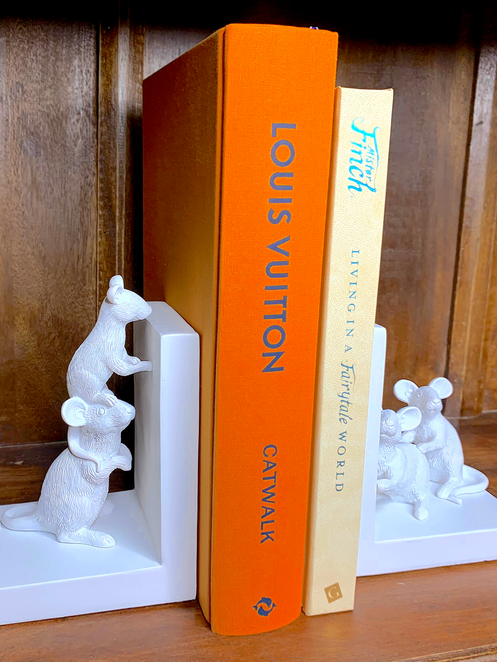 Set of 2 Animal Bookends White Resin 26cm